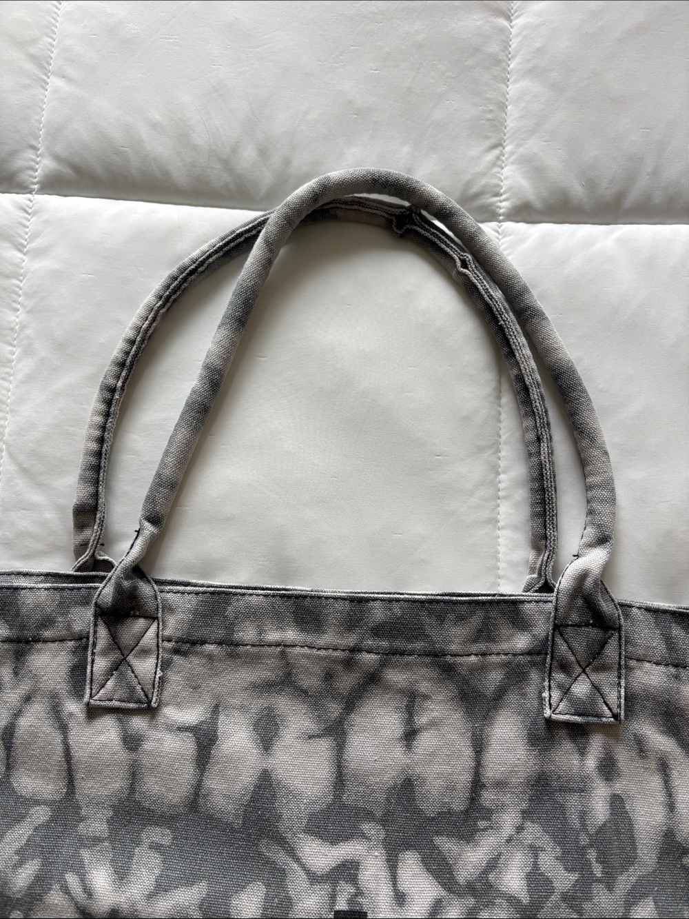 ALO Yoga Gray Tie-Dye Canvas Tote - Picture 2 of 3